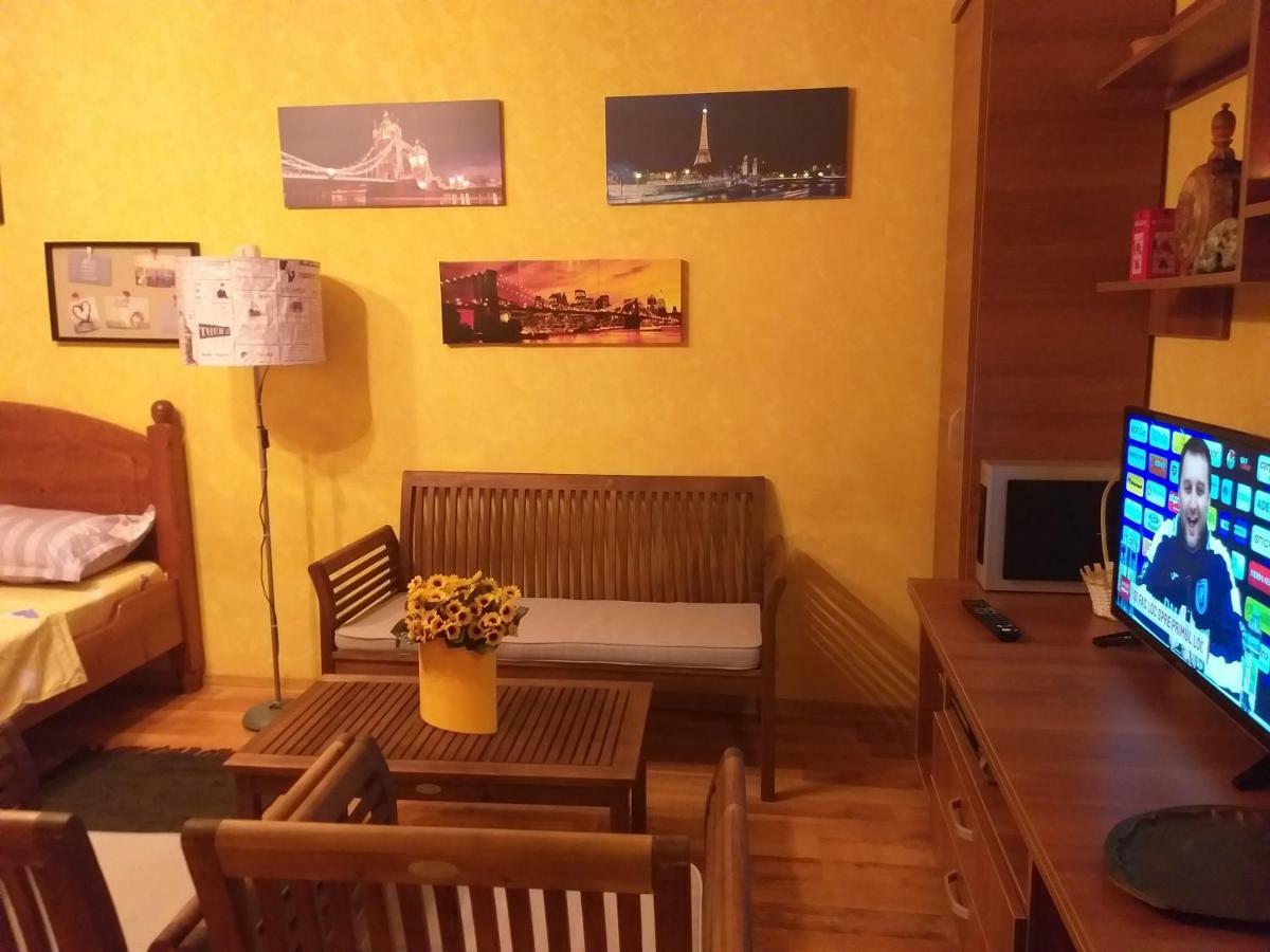Apartament Sonia บูคาเรสต์ ภายนอก รูปภาพ